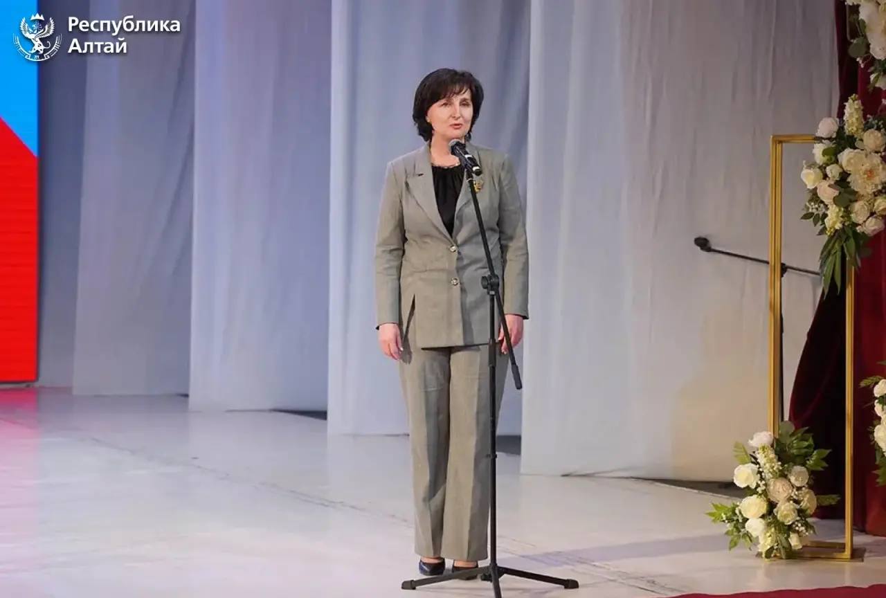 В Национальном театре состоялась церемония награждения победителей региональной Недели педагогического мастерства В Национальном театре состоялась церемония награждения победителей региональной Недели педагогического мастерства