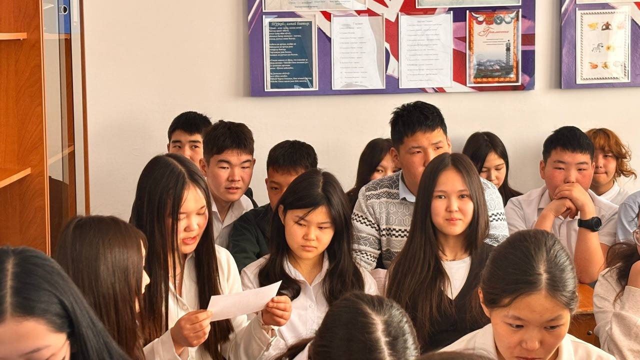 Сотрудники Госавтоинспекции провели беседу о ПДД в Аноской школе Сотрудники Госавтоинспекции провели беседу о ПДД в Аноской школе