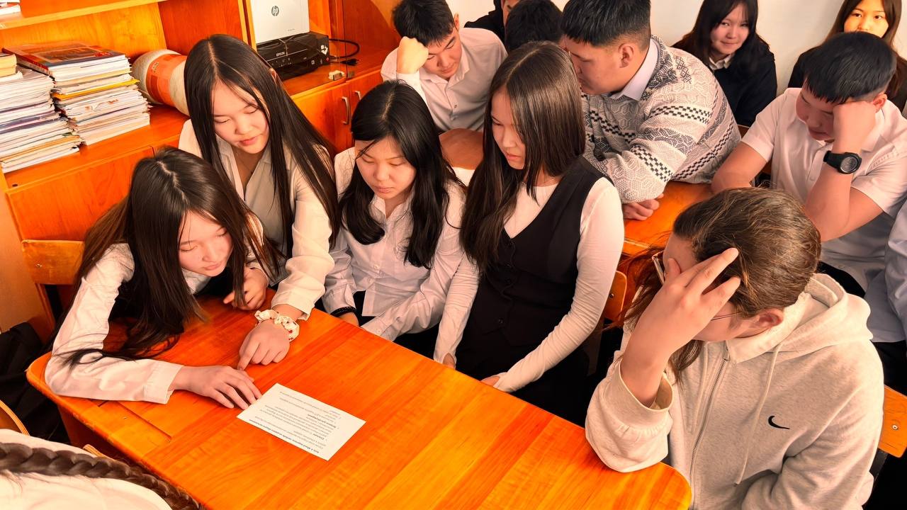 Сотрудники Госавтоинспекции провели беседу о ПДД в Аноской школе Сотрудники Госавтоинспекции провели беседу о ПДД в Аноской школе