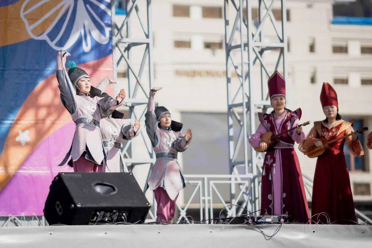 Александр Прокопьев: Поздравляю жителей Республики Алтай с праздниками обновления природы, единства, мира и добра — Дьылгаяком и Наурызом! Александр Прокопьев: Поздравляю жителей Республики Алтай с праздниками обновления природы, единства, мира и добра — Дьылгаяком и Наурызом!