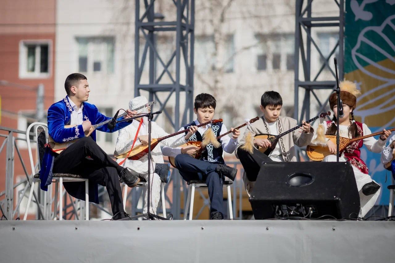 Александр Прокопьев: Поздравляю жителей Республики Алтай с праздниками обновления природы, единства, мира и добра — Дьылгаяком и Наурызом! Александр Прокопьев: Поздравляю жителей Республики Алтай с праздниками обновления природы, единства, мира и добра — Дьылгаяком и Наурызом!