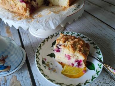 Нежный вишнёвый пирог: классический рецепт с штрейзелем