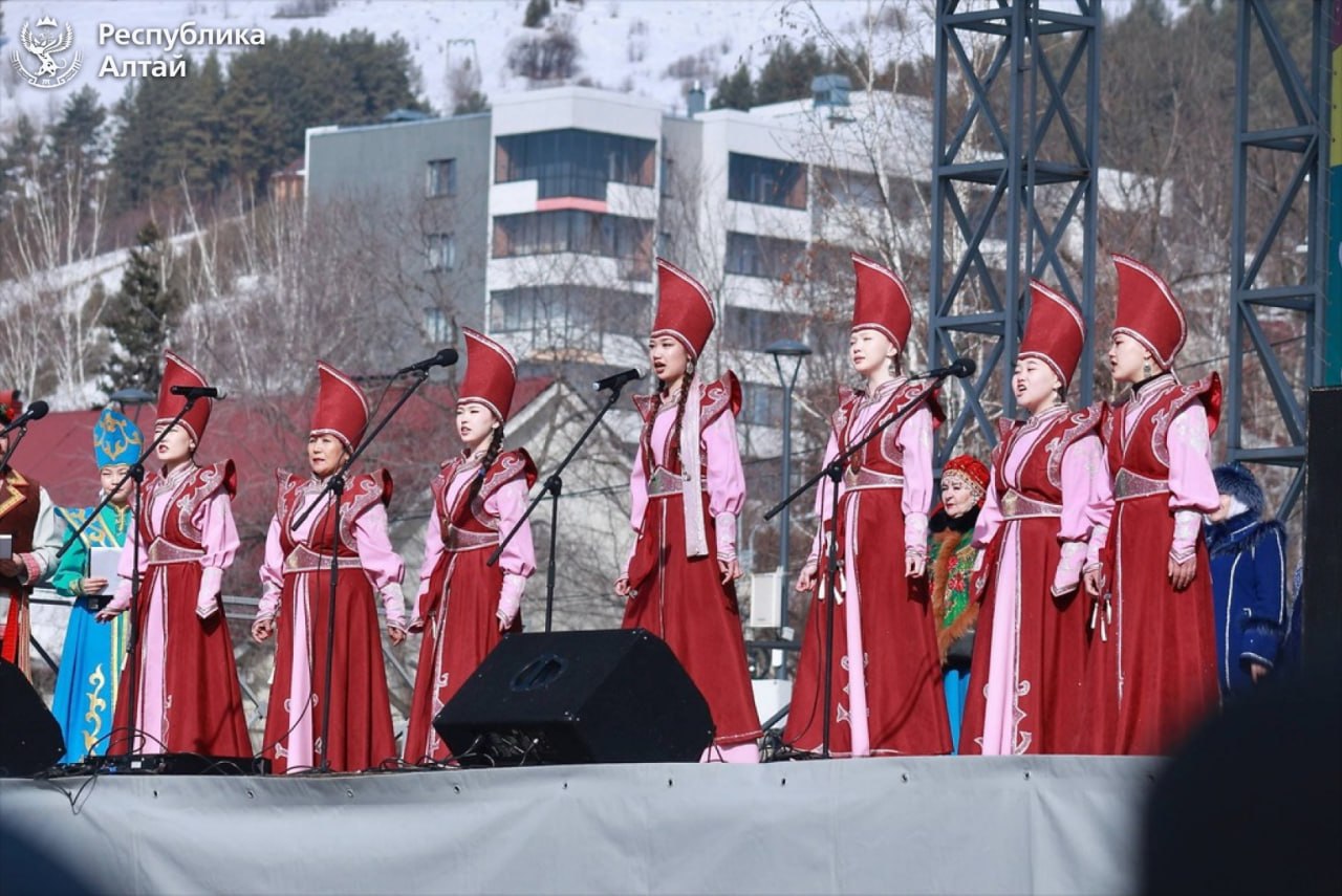 На центральной площади Горно-Алтайска отметили Jылгайак и Наурыз На центральной площади Горно-Алтайска отметили Jылгайак и Наурыз