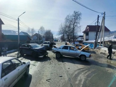 ДТП с участием трех машин произошло вчера в Горно-Алтайске – на улице Ленина