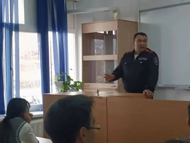 Сотрудники Госавтоинспекции провели урок безопасности в Еловской школе