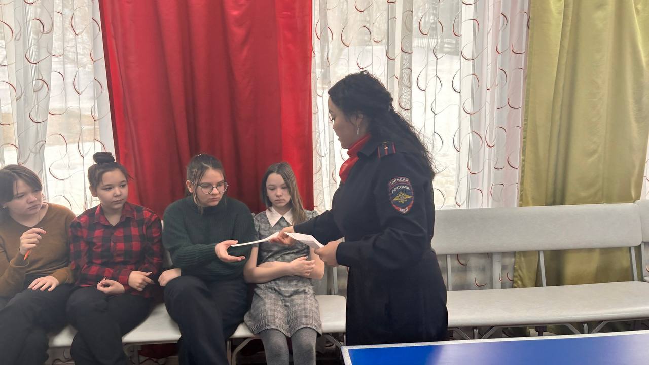 В Карасукской школе прошло профилактическое мероприятие «У ПДД каникул нет» В Карасукской школе прошло профилактическое мероприятие «У ПДД каникул нет»