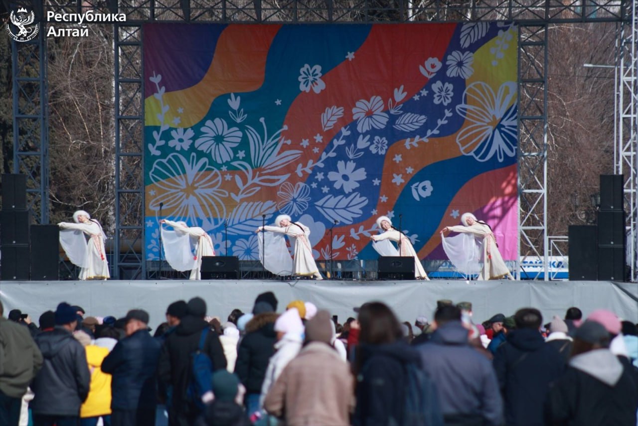 На центральной площади Горно-Алтайска отметили Jылгайак и Наурыз На центральной площади Горно-Алтайска отметили Jылгайак и Наурыз