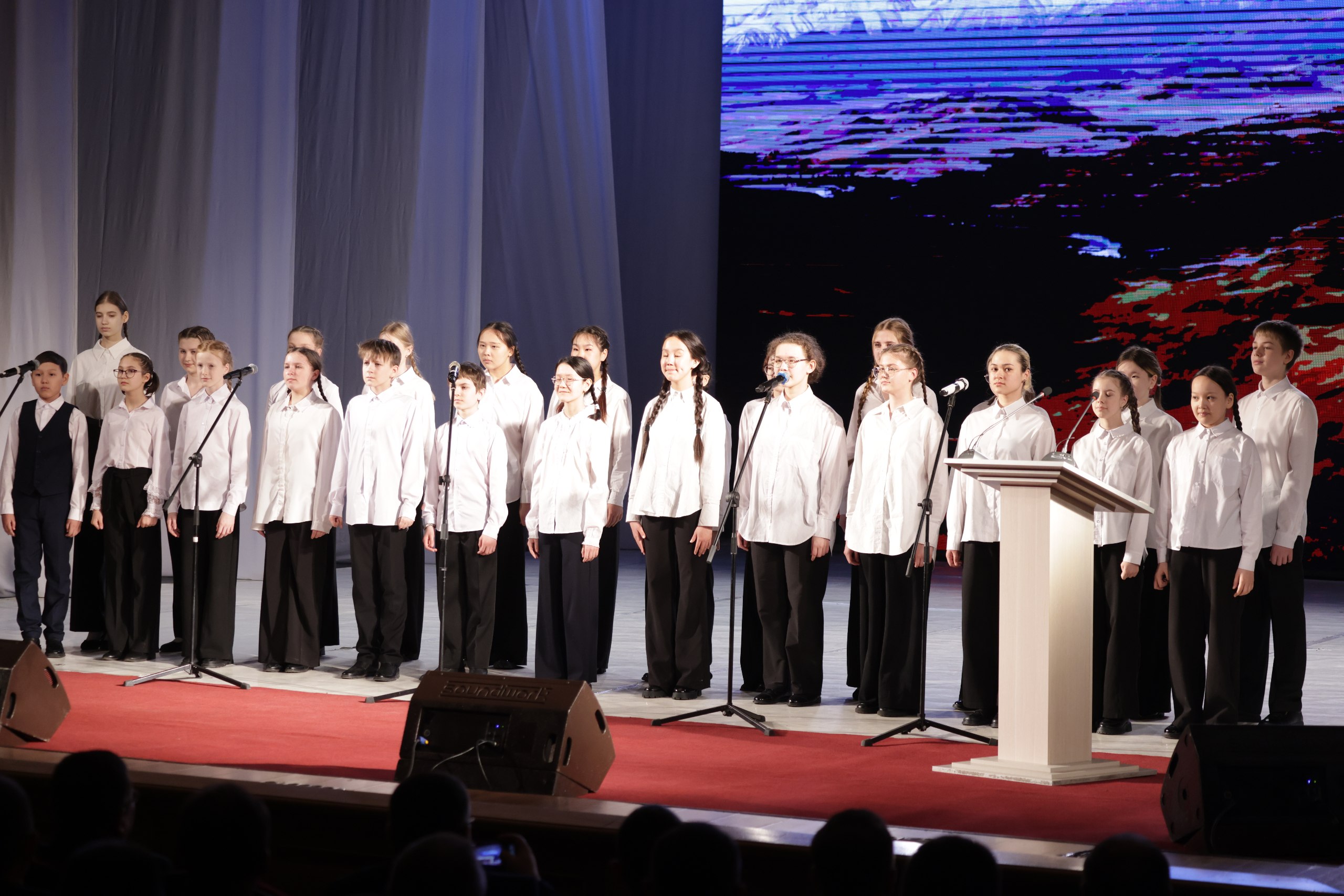 26 марта в Национальном театре им. П.В. Кучияк состоялось торжественное собрание, посвященное 10-летию войск национальной гвардии РФ и 215-й годовщине образования войск правопорядка 26 марта в Национальном театре им. П.В. Кучияк состоялось торжественное собрание, посвященное 10-летию войск национальной гвардии РФ и 215-й годовщине образования войск правопорядка