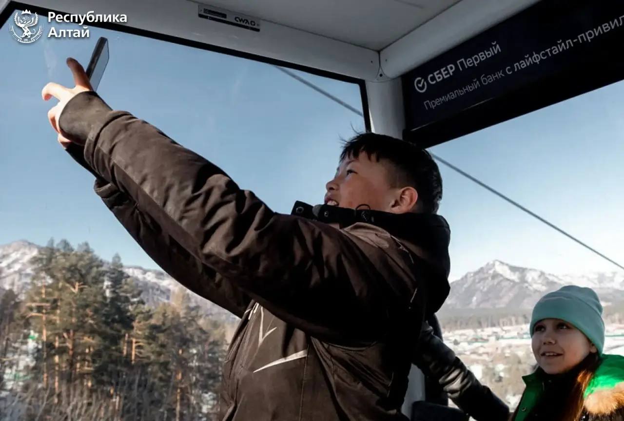 Всесезонный курорт Сбера «Манжерок» вновь провел экскурсию для 60 учеников из Майминского района и коррекционной школы-интерната Всесезонный курорт Сбера «Манжерок» вновь провел экскурсию для 60 учеников из Майминского района и коррекционной школы-интерната