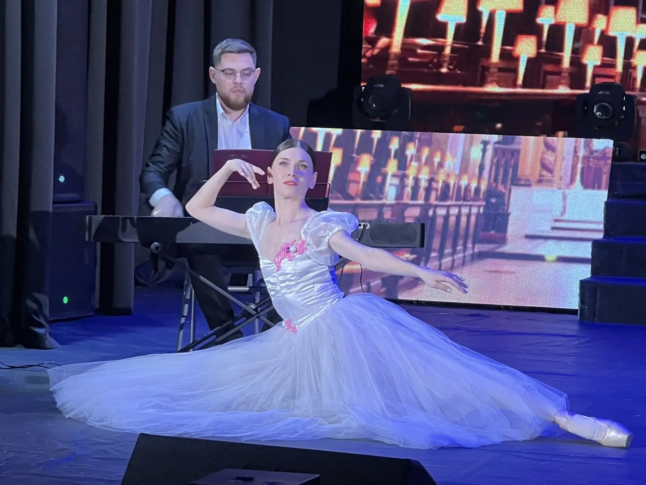 Майминский Центр культуры отметил 90-летие со дня основания Майминский Центр культуры отметил 90-летие со дня основания