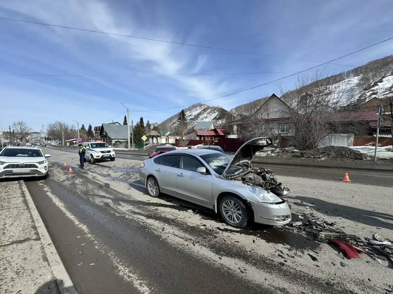 В с. Майма в результате столкновения трех автомобилей пострадала 4-летняя девочка В с. Майма в результате столкновения трех автомобилей пострадала 4-летняя девочка