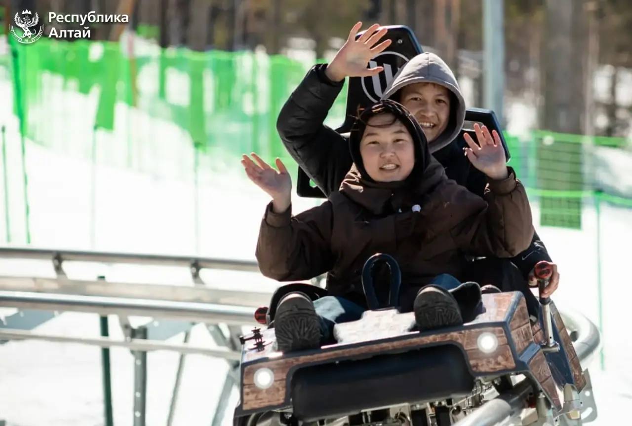 Всесезонный курорт Сбера «Манжерок» вновь провел экскурсию для 60 учеников из Майминского района и коррекционной школы-интерната Всесезонный курорт Сбера «Манжерок» вновь провел экскурсию для 60 учеников из Майминского района и коррекционной школы-интерната