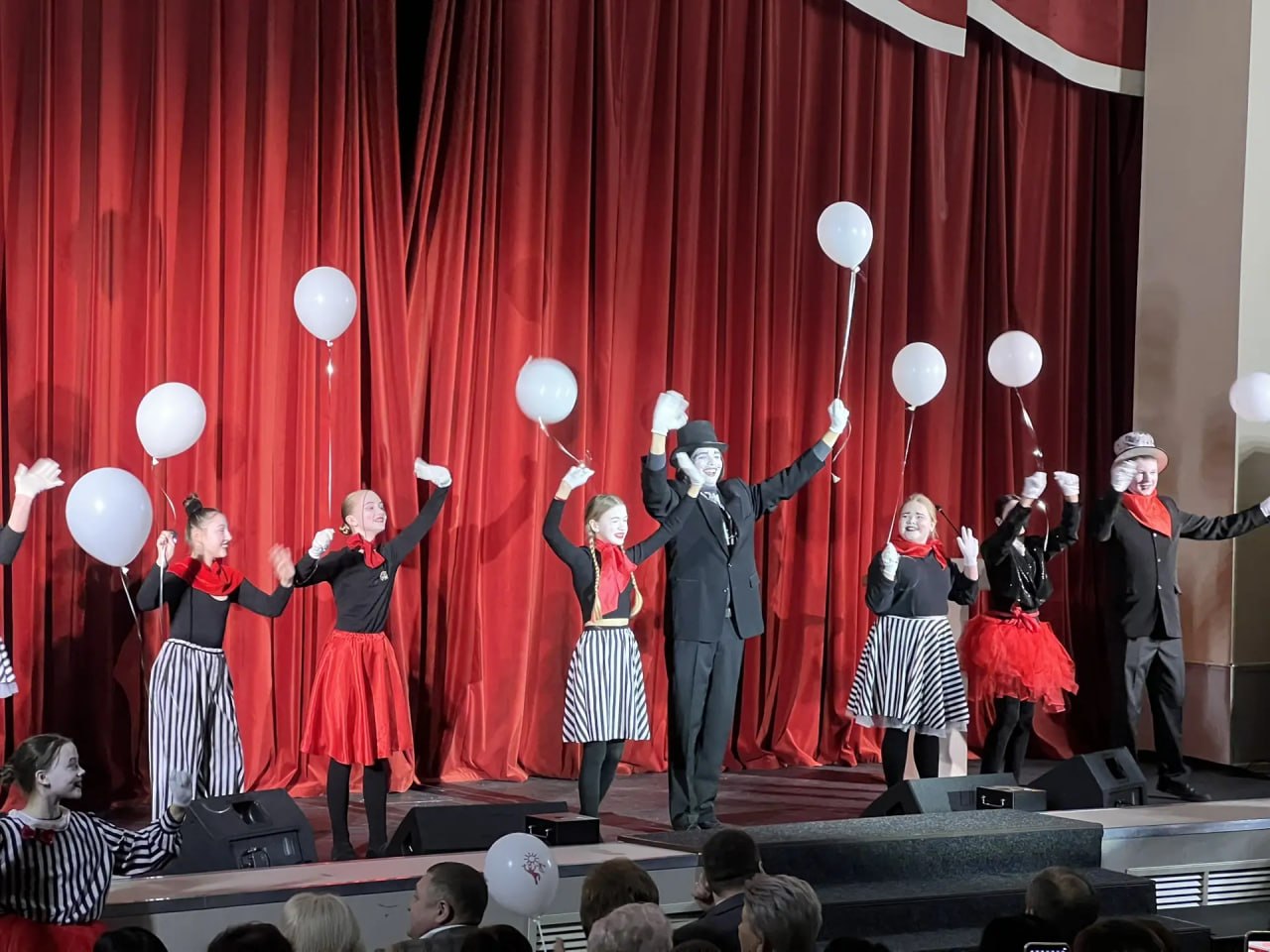 Майминский Центр культуры отметил 90-летие со дня основания Майминский Центр культуры отметил 90-летие со дня основания