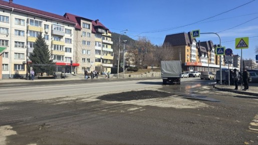 Засыпали знаменитую яму на выезде с вокзала на Коммунистический