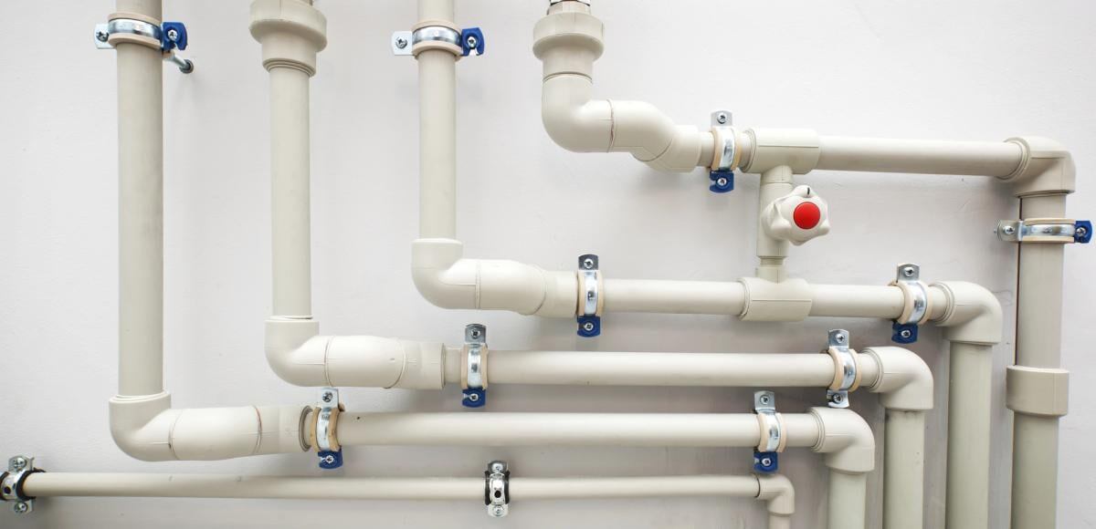 Как навсегда избавиться от конденсата на трубах в ванной