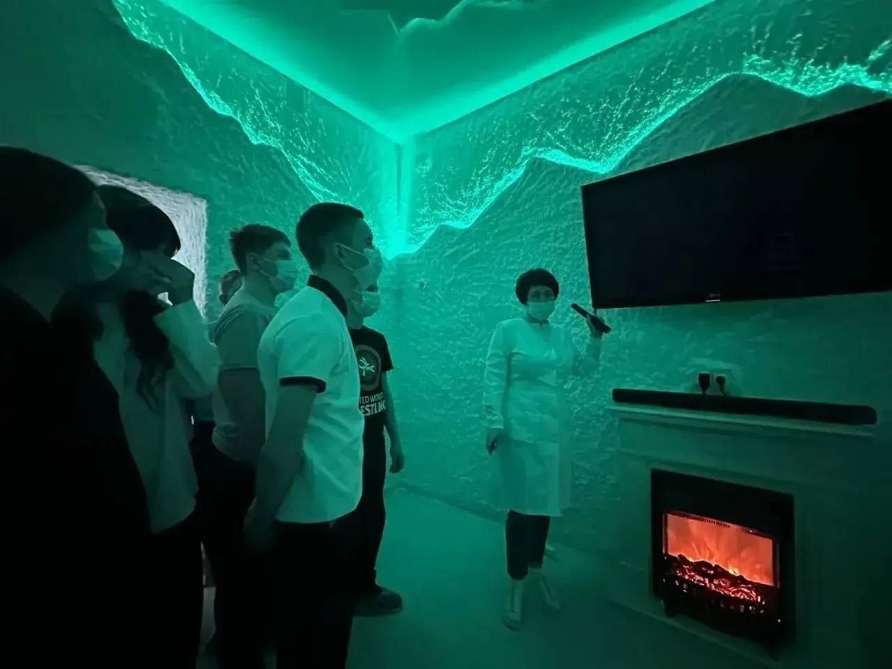 Для учащихся 8-10 классов Сейкинской школы провели профориентационную экскурсию в Чойской районной больнице