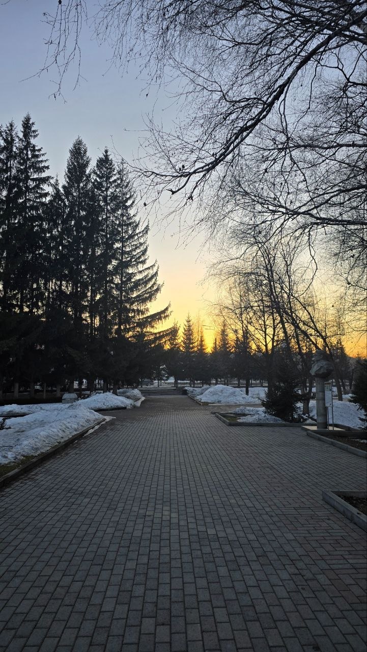 Вечерний Горно-Алтайск. Последний день марта