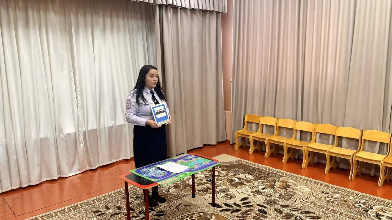 Играя, учимся безопасности! Играя, учимся безопасности!