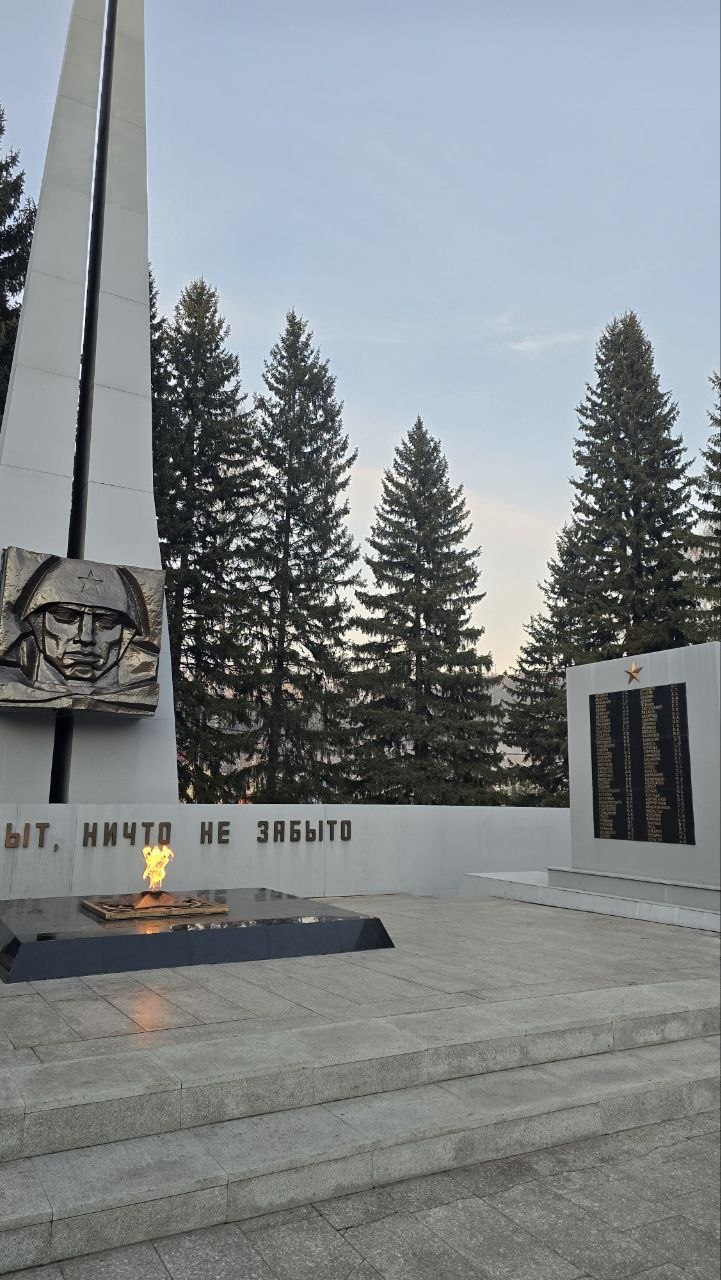 Вечерний Горно-Алтайск. Последний день марта Вечерний Горно-Алтайск. Последний день марта