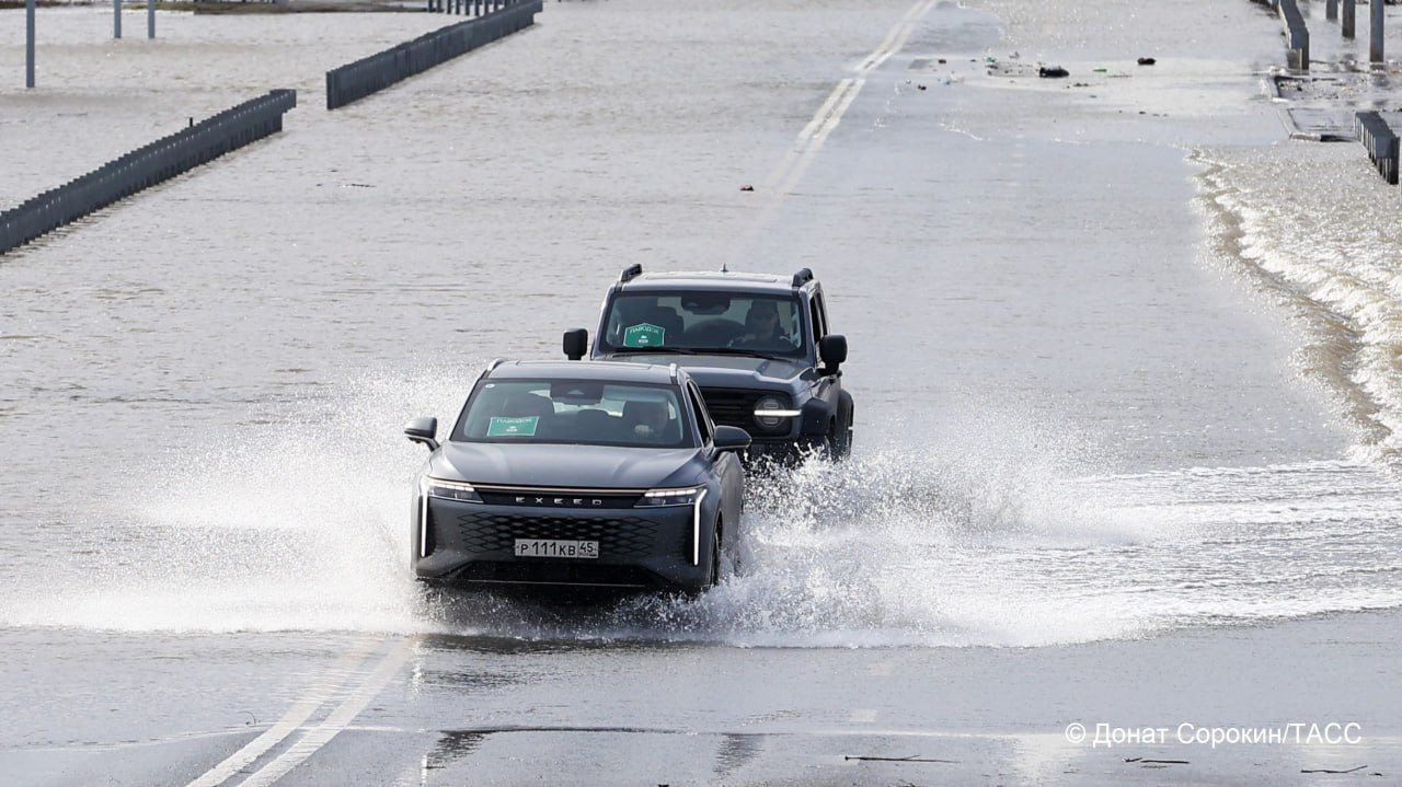 В Алтайском крае закрыли проезд на участке трассы «Калининский — Сибирячиха — Александровка» между поселками Садовый и Сибирячиха из-за затопления дорожного полотна глубиной около 1 метра, сообщили в Минтрансе региона