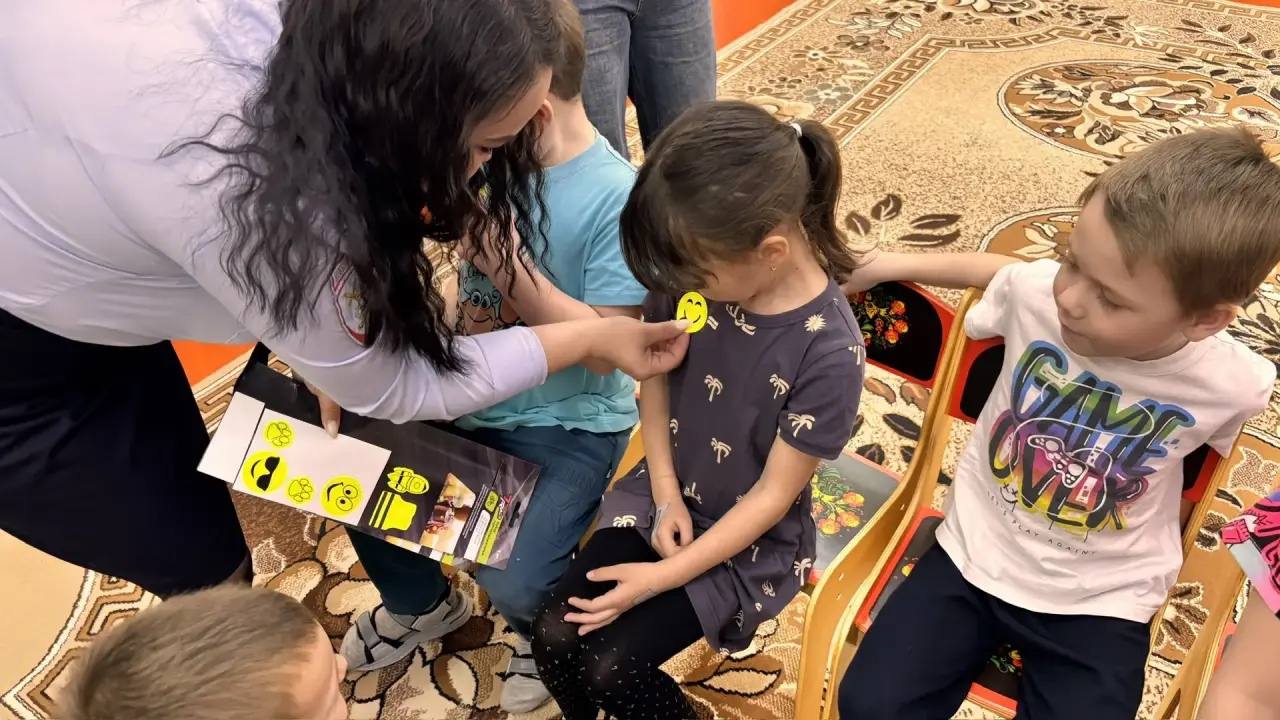 Играя, учимся безопасности! Играя, учимся безопасности!