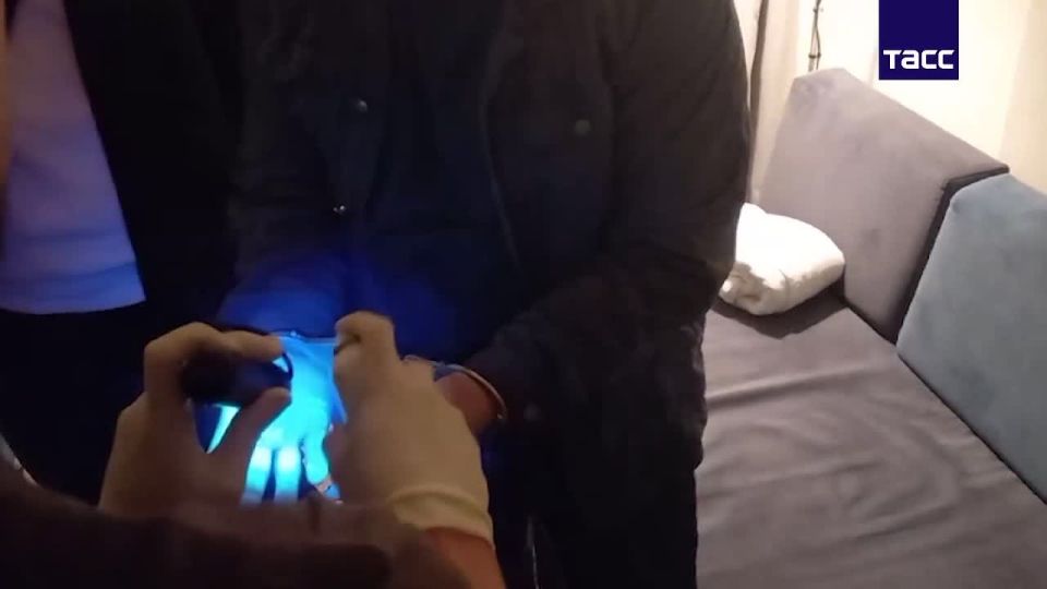 Бывшего вице-премьера Алтайского края осудили за попытку получить 36 млн рублей от предпринимателя за заключение госконтракта в период, когда он занимал должность руководителя аппарата правительства Красноярского края...