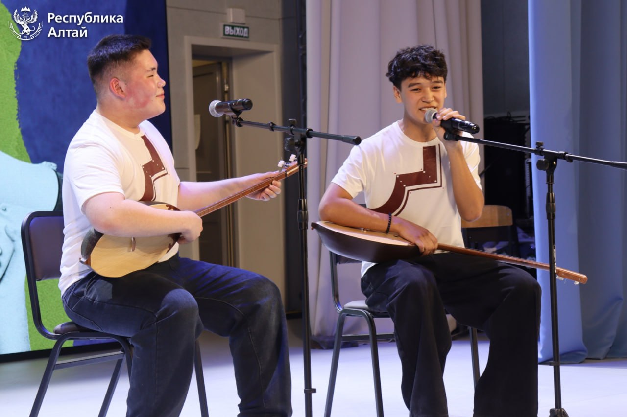 В Центре культурного развития состоялся молодежный фестиваль КВН среди образовательных организаций Горно-Алтайска В Центре культурного развития состоялся молодежный фестиваль КВН среди образовательных организаций Горно-Алтайска