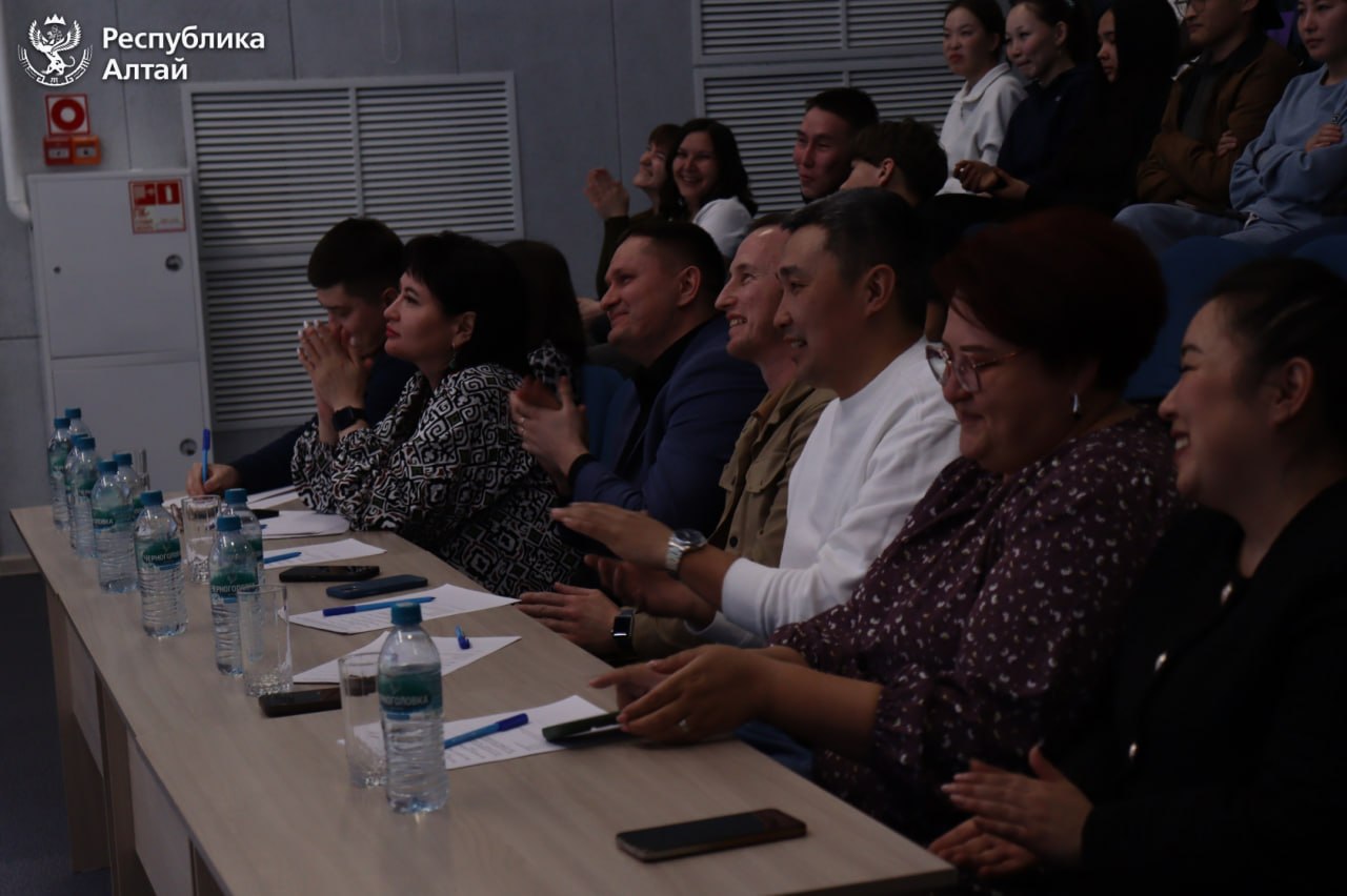 В Центре культурного развития состоялся молодежный фестиваль КВН среди образовательных организаций Горно-Алтайска В Центре культурного развития состоялся молодежный фестиваль КВН среди образовательных организаций Горно-Алтайска