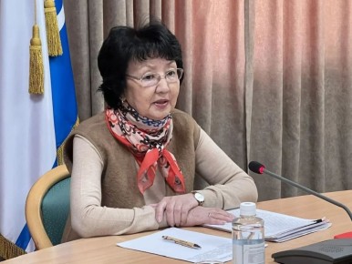 В парламенте состоялась встреча с главными редакторами республиканских и районных газет