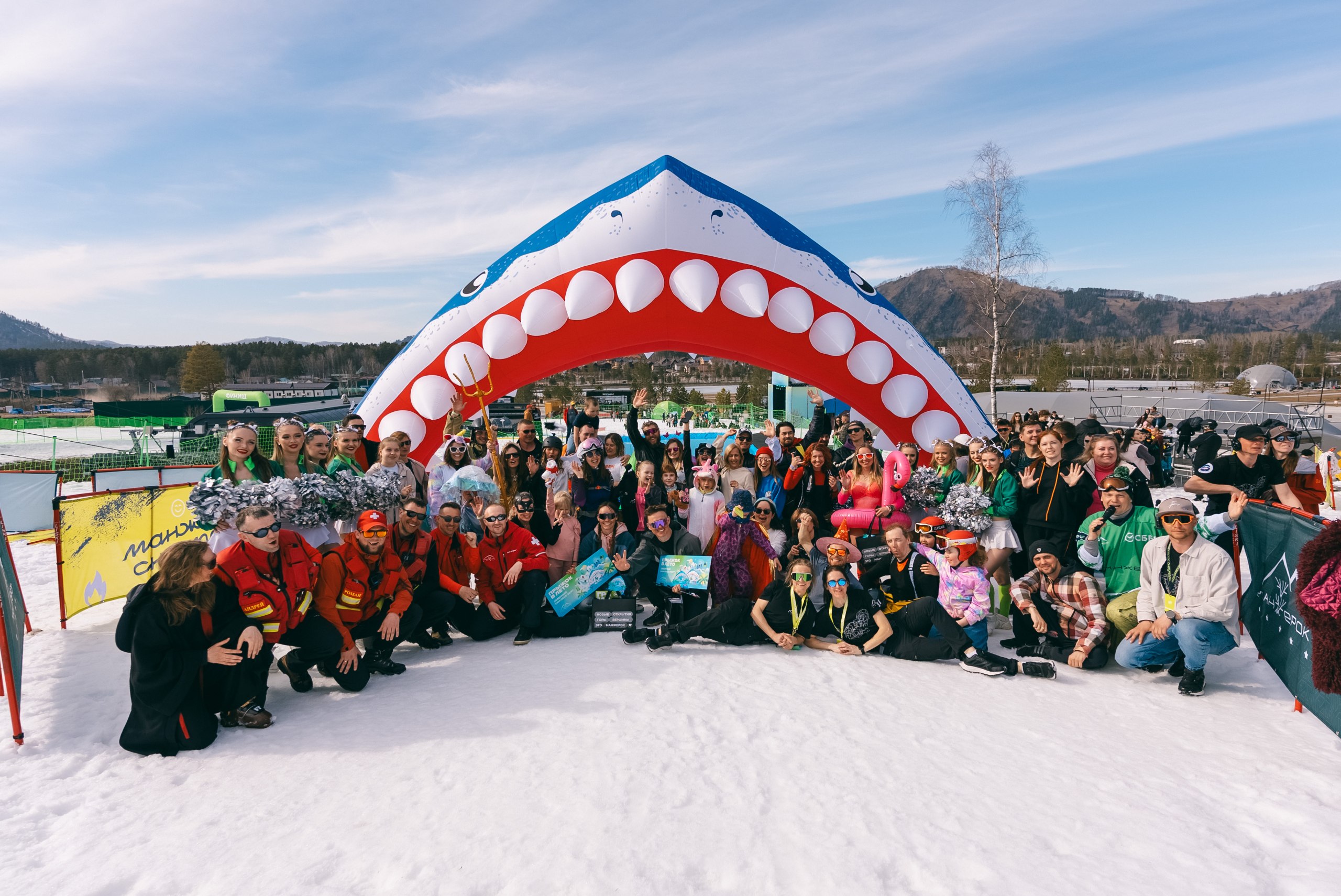 Как 200 спортсменов «прыгнули в лето» в «Манжероке»