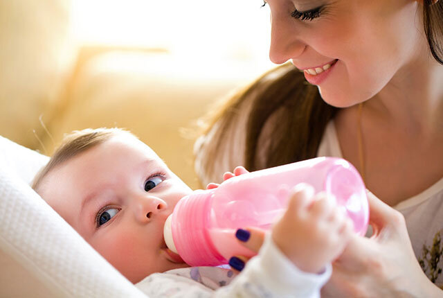 Основы кормления малыша смесью