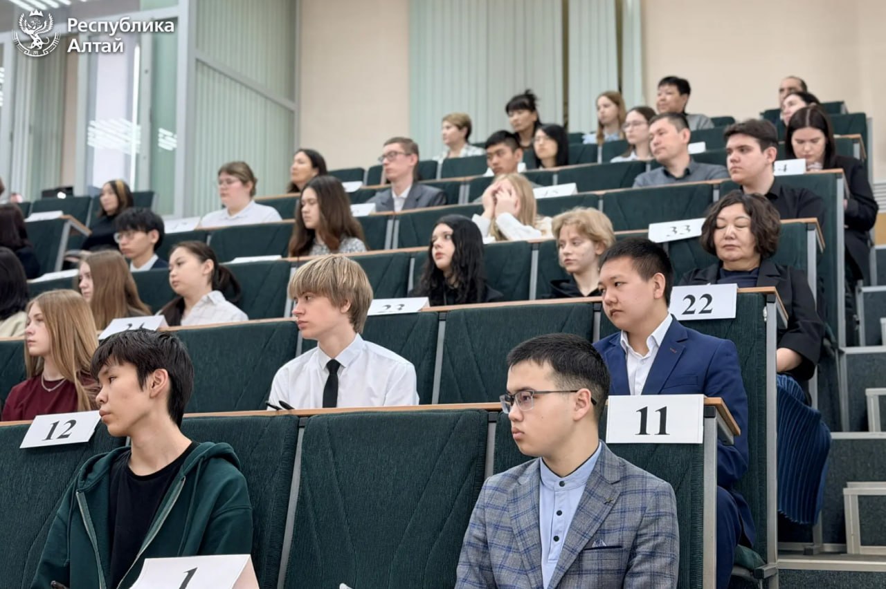 В Республике Алтай впервые проходит региональный этап гуманитарной олимпиады «Умницы и умники» В Республике Алтай впервые проходит региональный этап гуманитарной олимпиады «Умницы и умники»