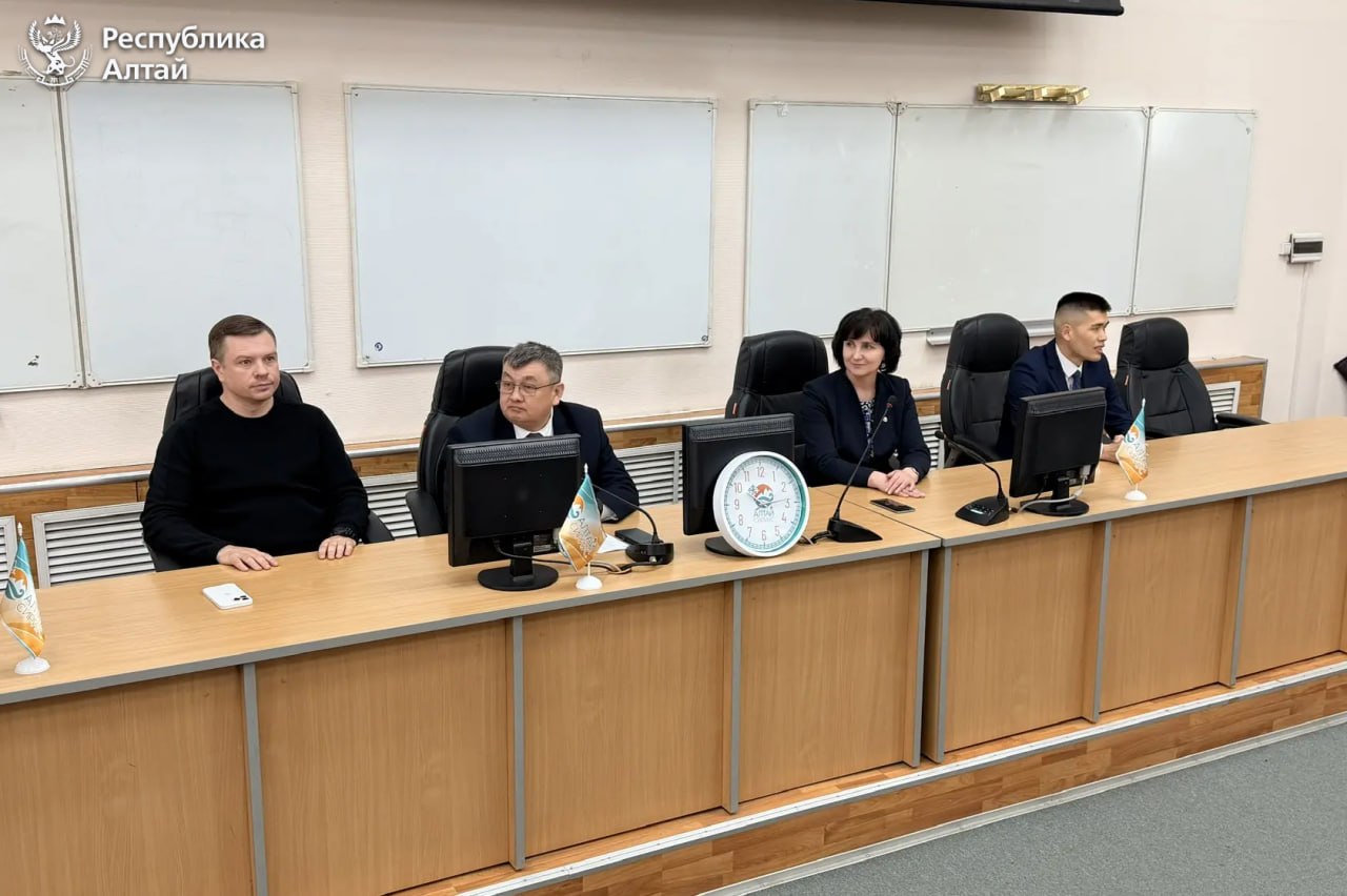 В Республике Алтай впервые проходит региональный этап гуманитарной олимпиады «Умницы и умники» В Республике Алтай впервые проходит региональный этап гуманитарной олимпиады «Умницы и умники»