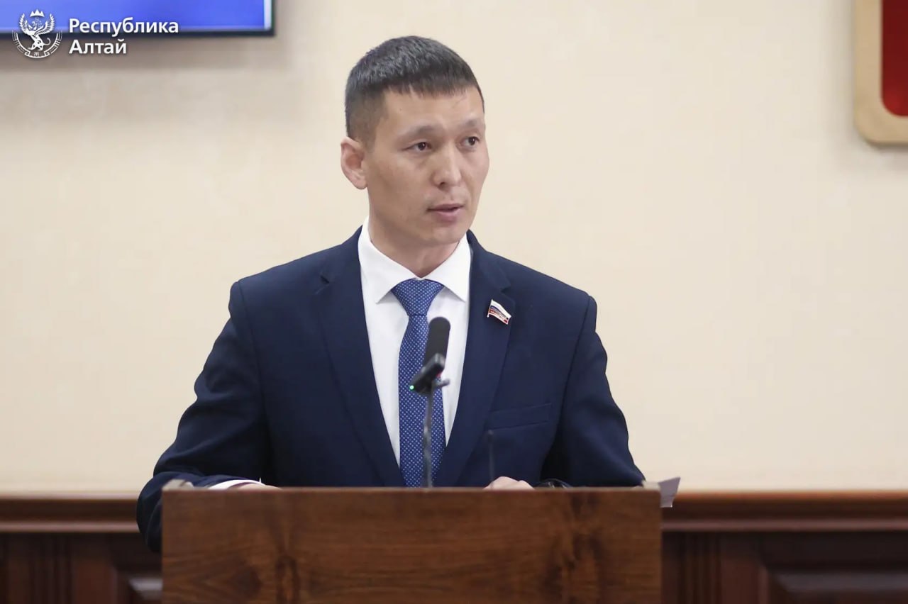 На очередном заседании правительства Республики Алтай с отчетом о работе впервые выступил сенатор, Герой России Амыр Аргамаков На очередном заседании правительства Республики Алтай с отчетом о работе впервые выступил сенатор, Герой России Амыр Аргамаков