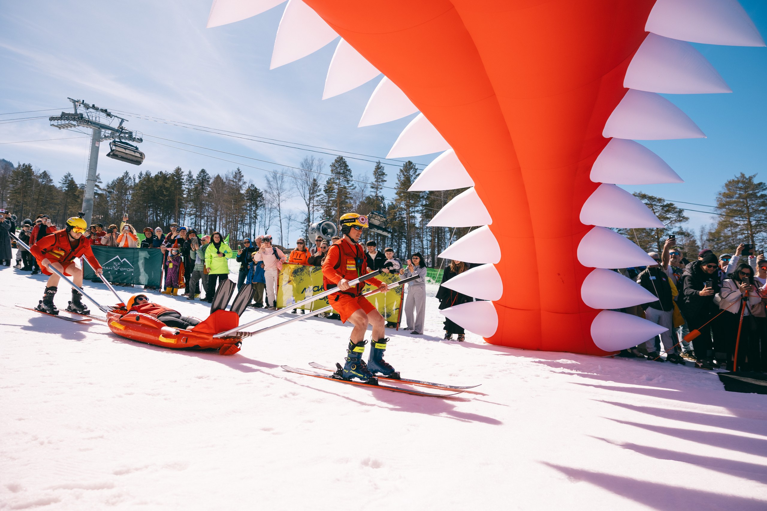 Как 200 спортсменов «прыгнули в лето» в «Манжероке» Как 200 спортсменов «прыгнули в лето» в «Манжероке»