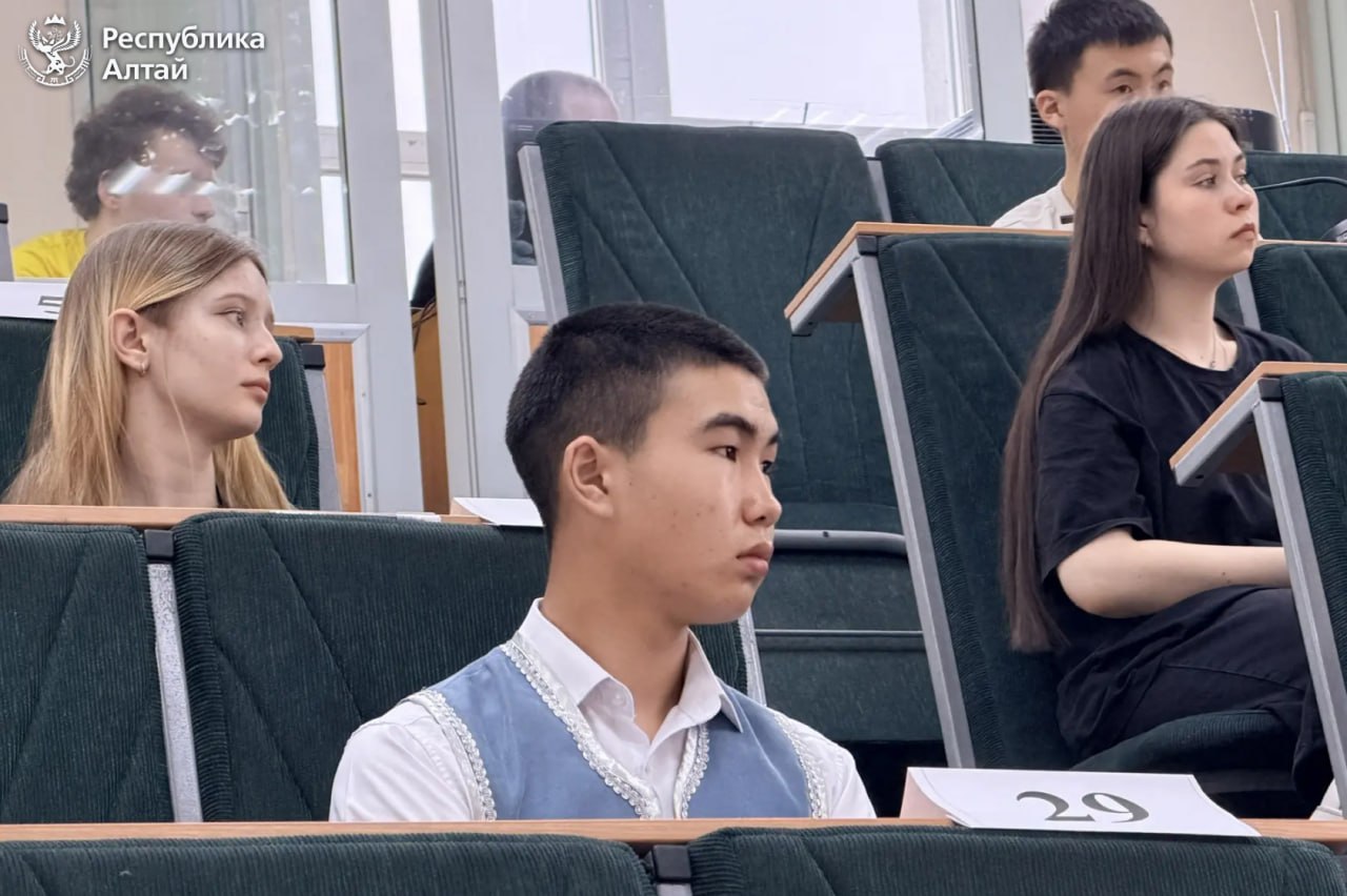 В Республике Алтай впервые проходит региональный этап гуманитарной олимпиады «Умницы и умники» В Республике Алтай впервые проходит региональный этап гуманитарной олимпиады «Умницы и умники»