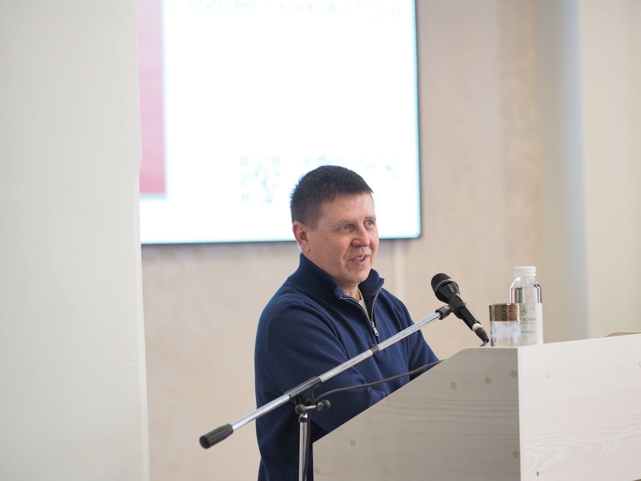 В столице региона состоялась презентация книг о художниках и изобразительном искусстве Горного Алтая В столице региона состоялась презентация книг о художниках и изобразительном искусстве Горного Алтая