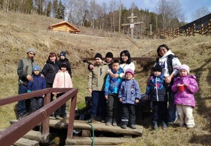 Сотрудники управления соцподдержки Шебалинского района организовали для детей с ОВЗ поездку в зоопарк "Карым"