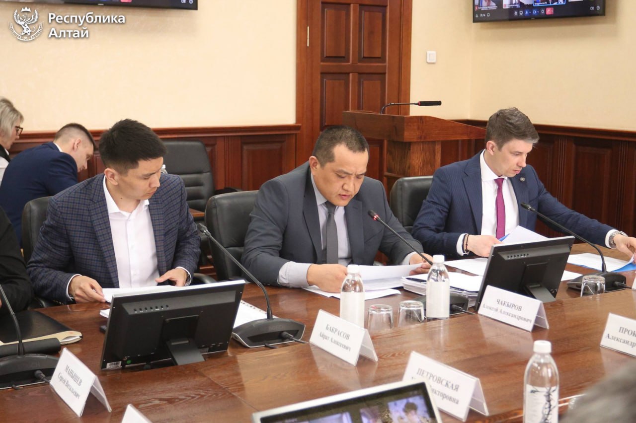 Глава Республики Алтай Андрей Турчак провел штаб по строительству и капитальному ремонту социальных объектов Глава Республики Алтай Андрей Турчак провел штаб по строительству и капитальному ремонту социальных объектов