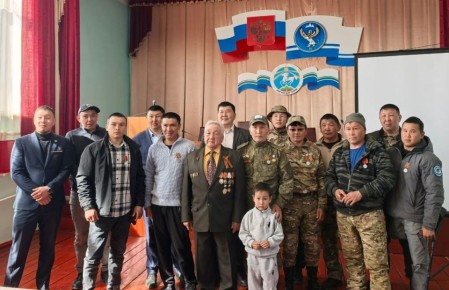 Сегодня в торжественной обстановке в актовом зале администрации Улаганского района состоялась церемония вручения государственных наград участникам специальной военной операции