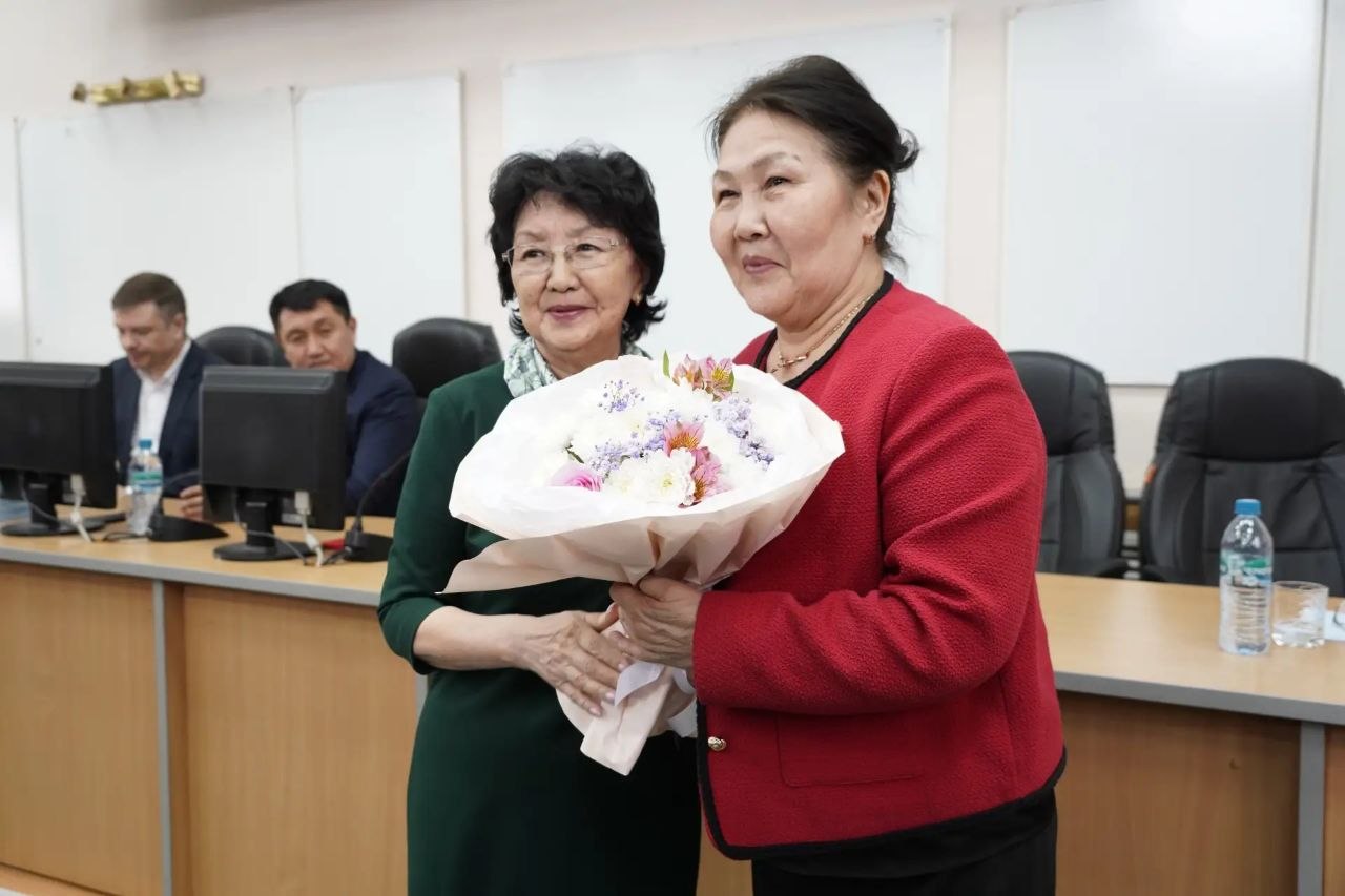 В рамках фестиваля «Книга Алтая» в ГАГУ прошла презентация монографии доктора филологических наук, доцента ГАГУ Ульяны Текеновой «Национальная идентичность прозы Дибаша Каинчина в контексте развития алтайской литературы... В рамках фестиваля «Книга Алтая» в ГАГУ прошла презентация монографии доктора филологических наук, доцента ГАГУ Ульяны Текеновой «Национальная идентичность прозы Дибаша Каинчина в контексте развития алтайской литературы...