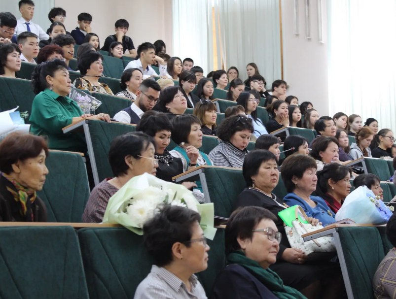 В стенах Горно-Алтайского государственного университета 8 апреля состоялось значимое событие в научной, культурной и исторической жизни региона — презентация монографии доктора филологических наук Ульяны Николаевны Текеновой В стенах Горно-Алтайского государственного университета 8 апреля состоялось значимое событие в научной, культурной и исторической жизни региона — презентация монографии доктора филологических наук Ульяны Николаевны Текеновой