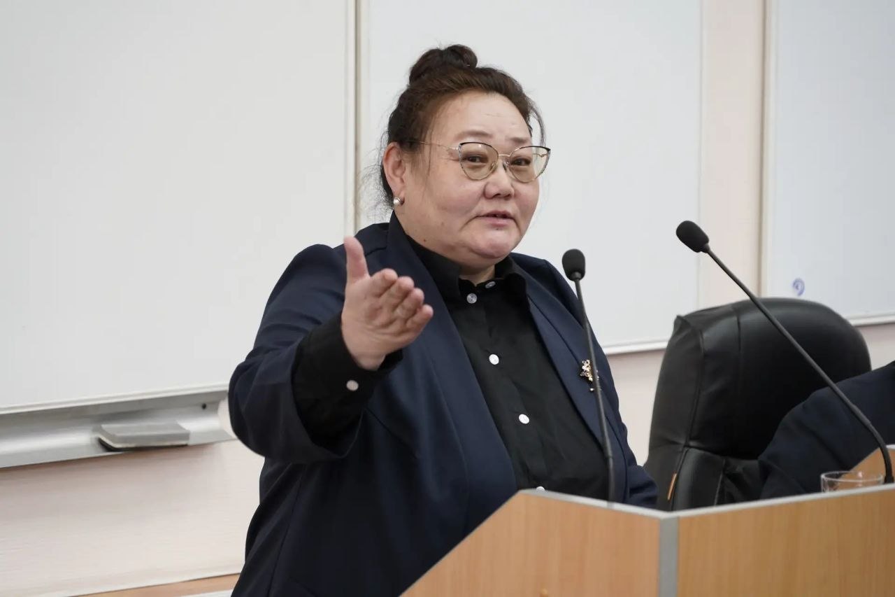 В рамках фестиваля «Книга Алтая» в ГАГУ прошла презентация монографии доктора филологических наук, доцента ГАГУ Ульяны Текеновой «Национальная идентичность прозы Дибаша Каинчина в контексте развития алтайской литературы... В рамках фестиваля «Книга Алтая» в ГАГУ прошла презентация монографии доктора филологических наук, доцента ГАГУ Ульяны Текеновой «Национальная идентичность прозы Дибаша Каинчина в контексте развития алтайской литературы...