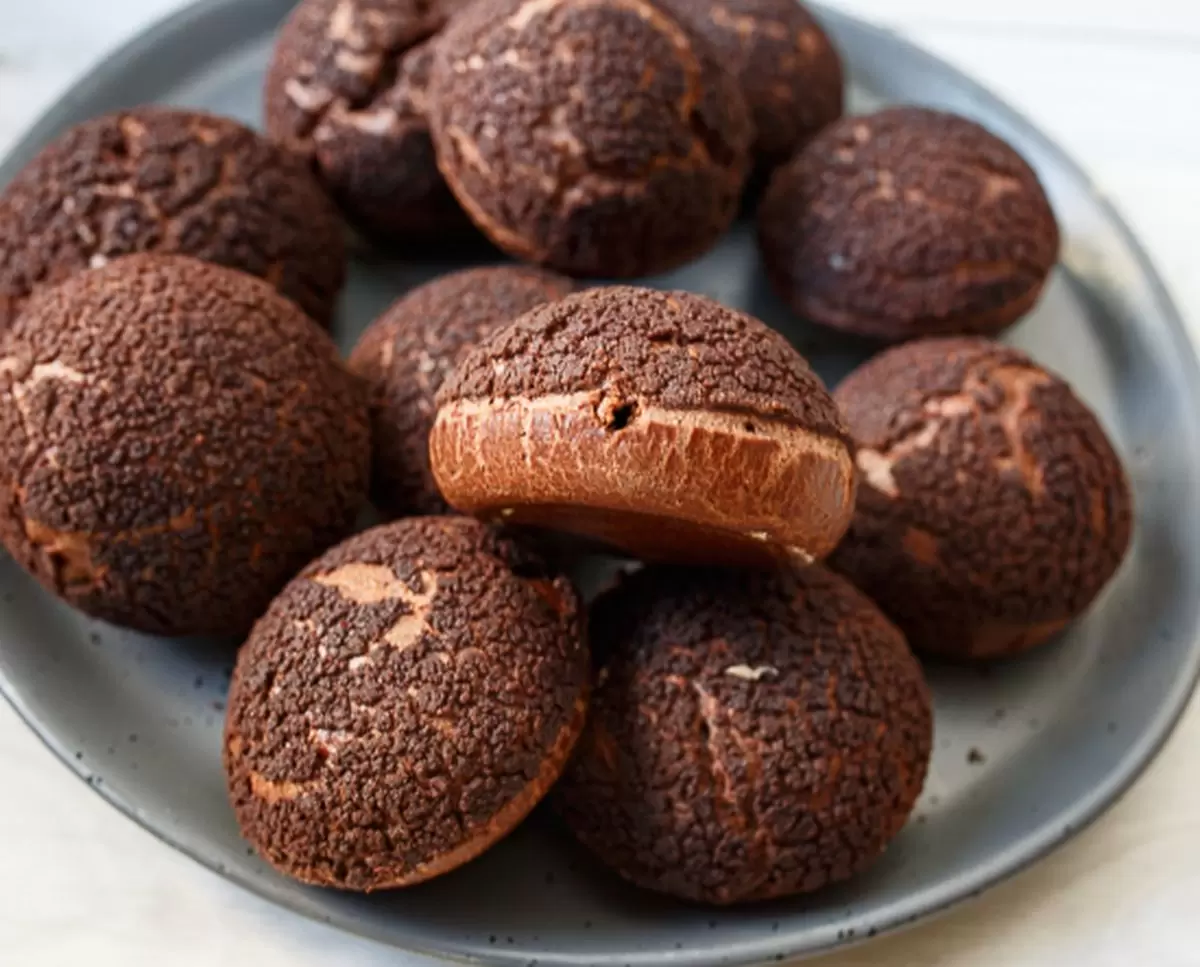 Шоколадные шу: изысканный десерт, который покорит ваши вкусовые рецепторы