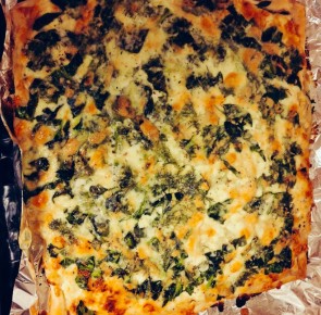 Пирог из слоеного теста для тех, кто ценит простоту и вкус