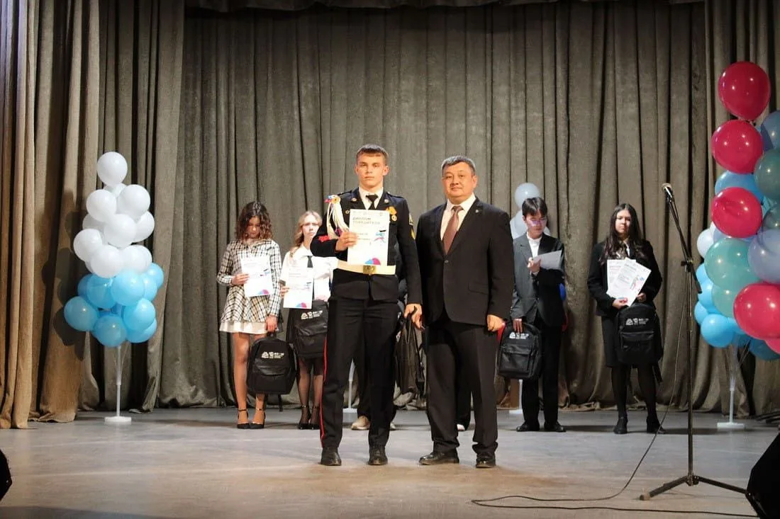 Победителей и призеров олимпиад наградили в Республике Алтай Победителей и призеров олимпиад наградили в Республике Алтай