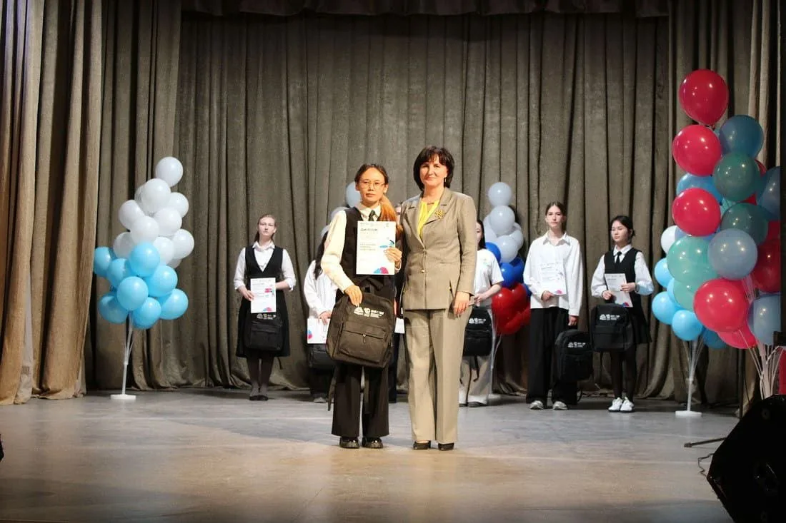 Победителей и призеров олимпиад наградили в Республике Алтай Победителей и призеров олимпиад наградили в Республике Алтай