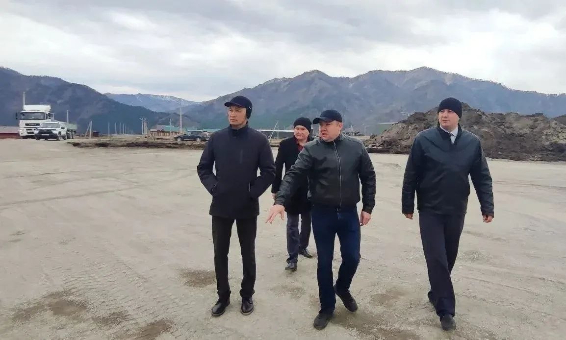 Продолжается благоустройство Чемала, сообщил глава района Айдар Елеков Продолжается благоустройство Чемала, сообщил глава района Айдар Елеков