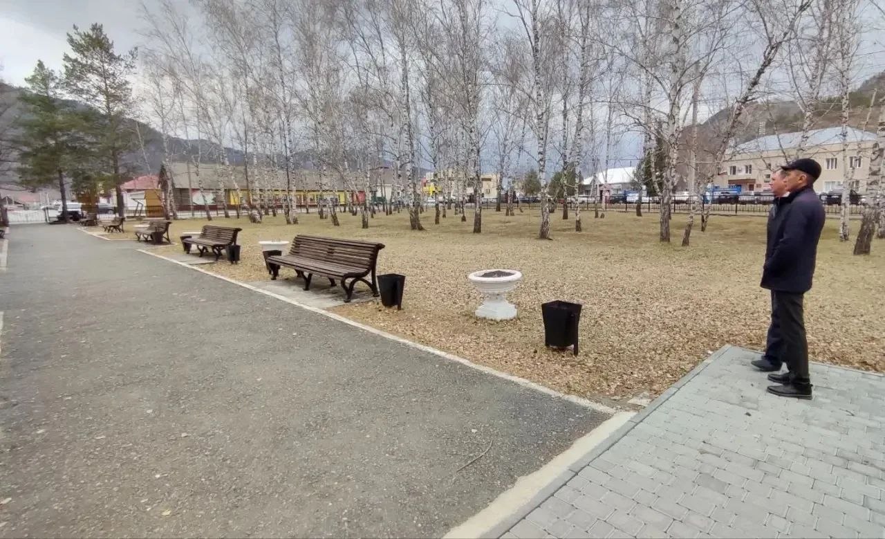 Продолжается благоустройство Чемала, сообщил глава района Айдар Елеков Продолжается благоустройство Чемала, сообщил глава района Айдар Елеков