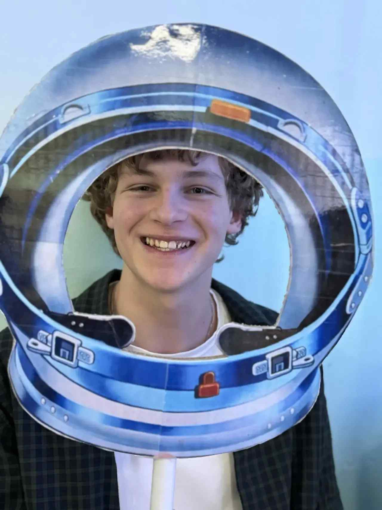 «Улыбка Гагарина»: школьники Горно-Алтайска примерили легендарную улыбку первого космонавта «Улыбка Гагарина»: школьники Горно-Алтайска примерили легендарную улыбку первого космонавта